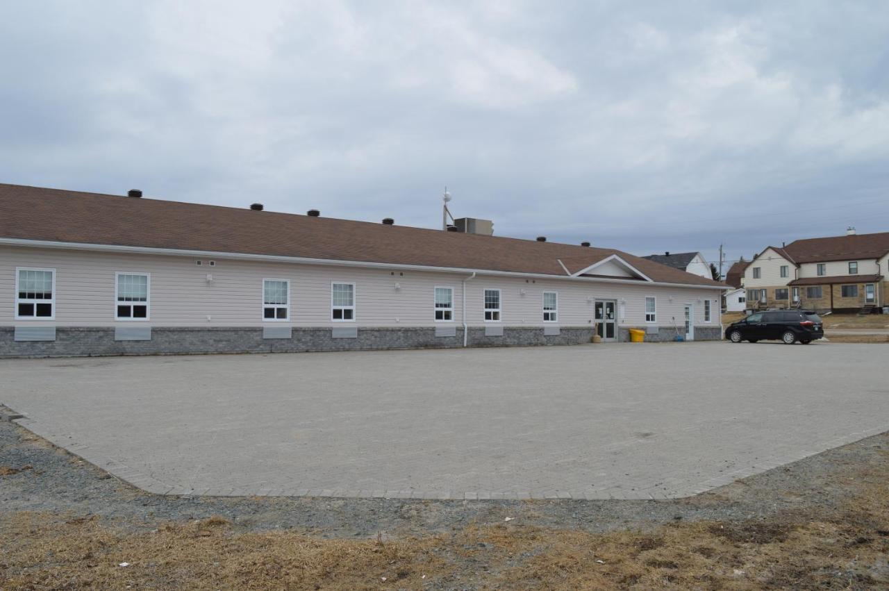 Auberge Macdonald Guest Inn Iroquois Falls Εξωτερικό φωτογραφία