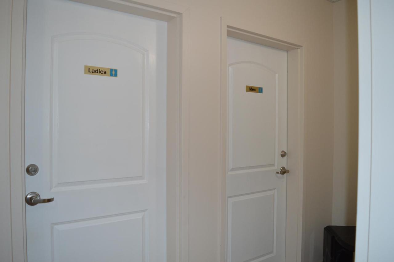 Auberge Macdonald Guest Inn Iroquois Falls Εξωτερικό φωτογραφία